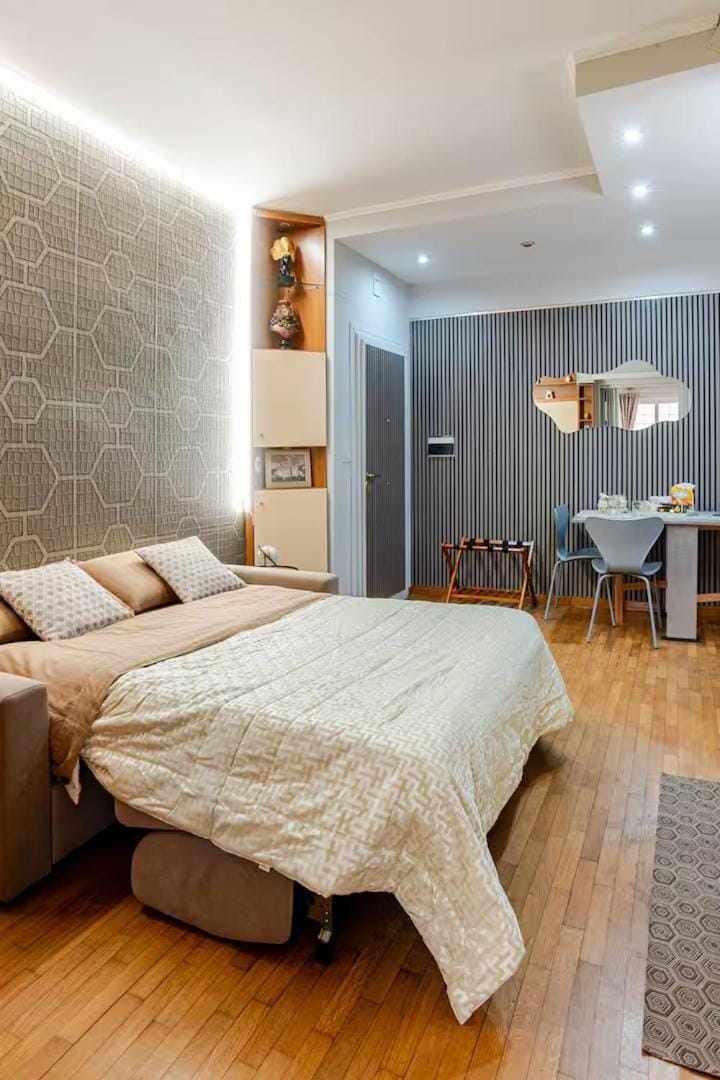 Vatican Heart Leone 60 sqm Terrace Apartment in Rome