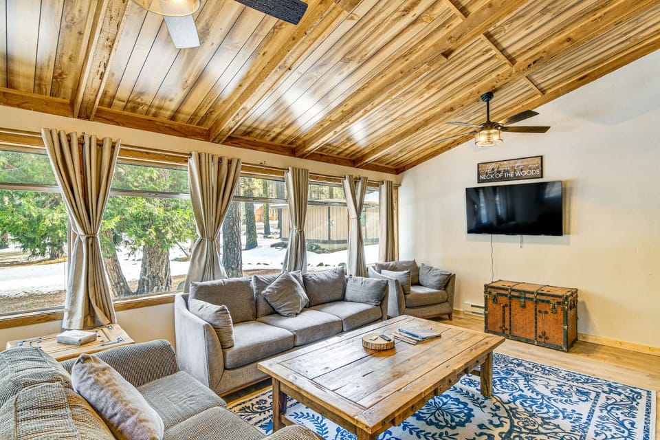 Graeagle Vacation Rental Cabin with Game Room! Cabin in Graeagle