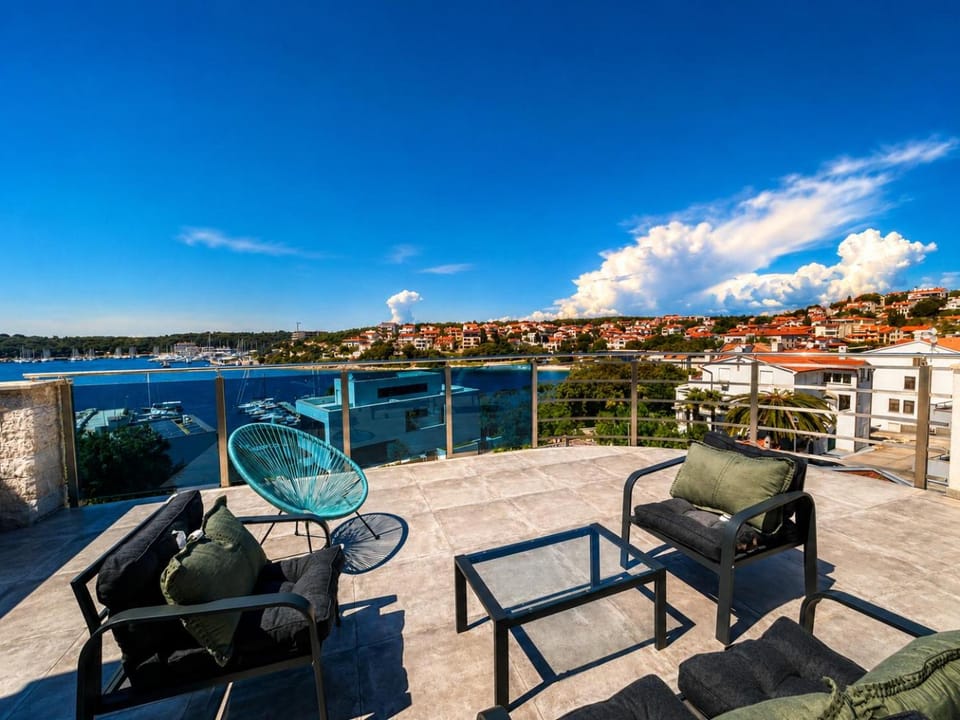 Day, Natural landscape, Balcony/Terrace, Seating area, Sea view