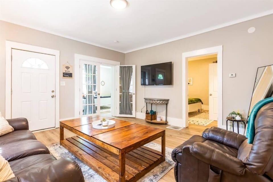 Modern, Rustic Farmhouse Apartment near Downtown Apartment in Mount Clemens
