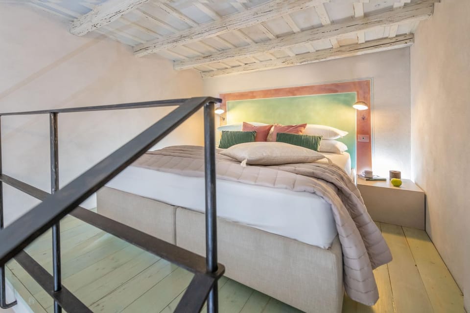 Design apt near Spanish Step Apartment in Rome