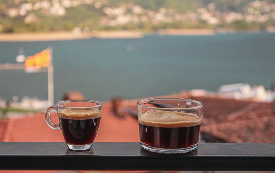 Day, Food and drinks, Lake view, River view, Drinks