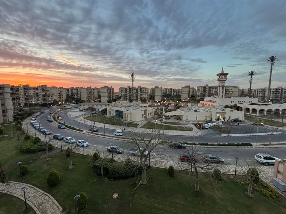 Day, Neighbourhood, Bird's eye view, Balcony/Terrace, City view, Street view, Location, Sunrise, Sunset, Parking