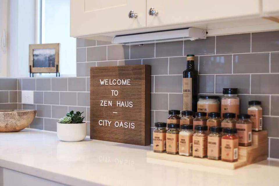 Zen Haus* Lavish Getaway w/ Gym, Sauna, Hot Tub Apartment in Wheat Ridge