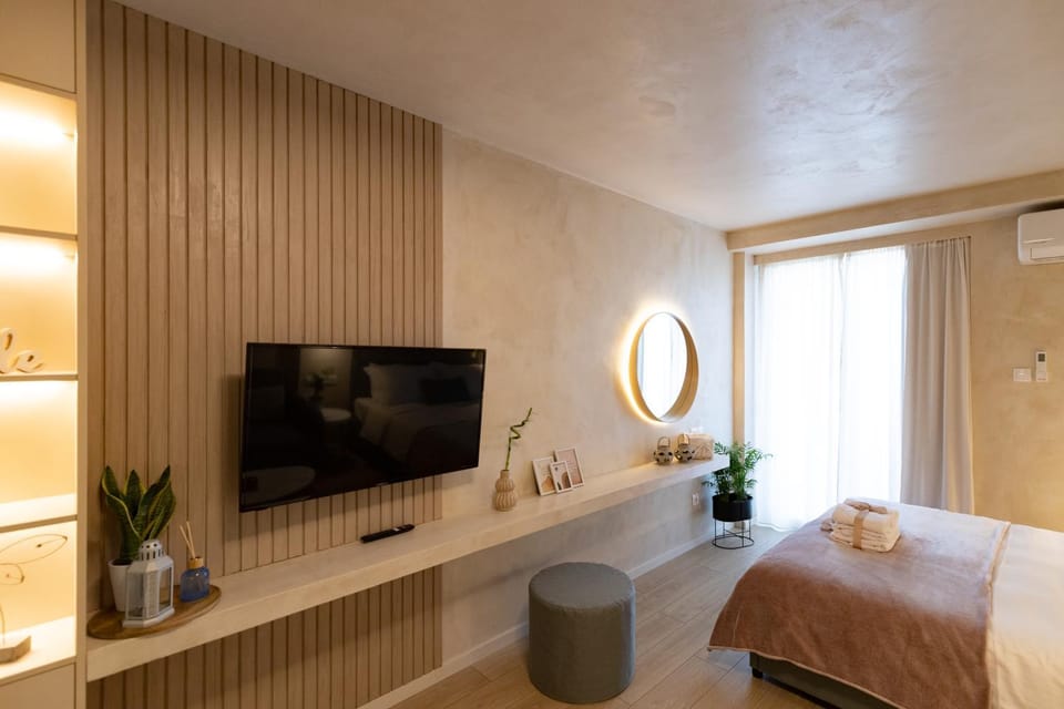 Bed, TV and multimedia