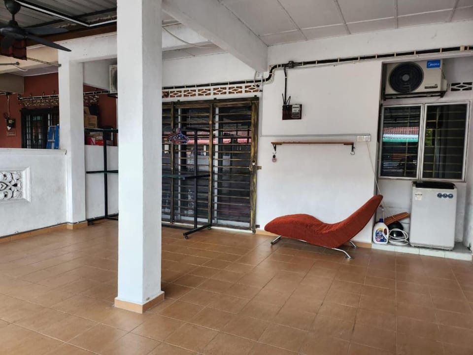 D'Haja 6 KLIA Sepang with 3 AC & FREE Wi-Fi House in Selangor, Malaysia