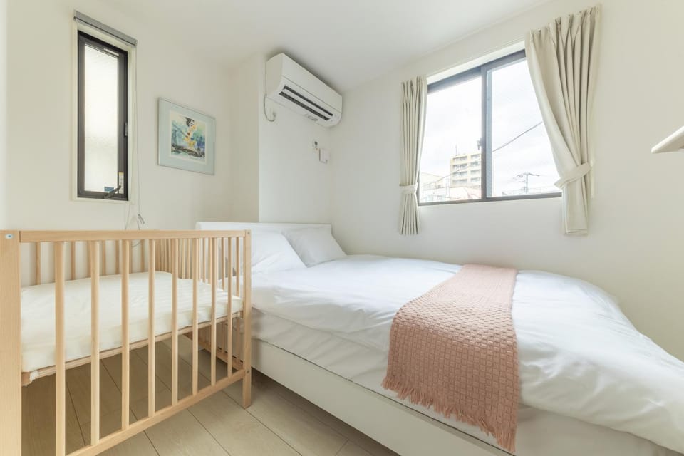 Bedroom, air conditioner