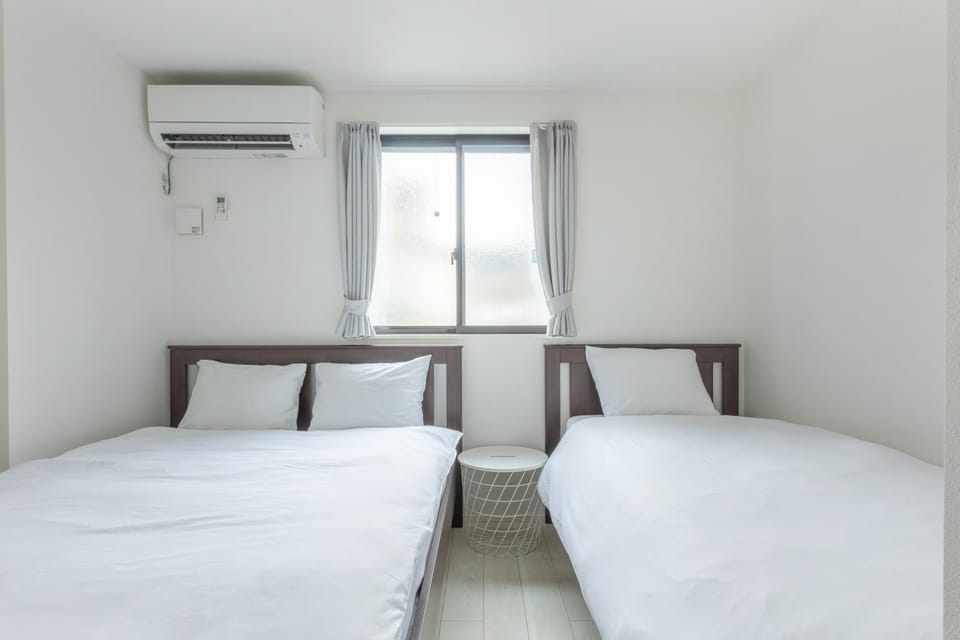 Bed, Bedroom, air conditioner