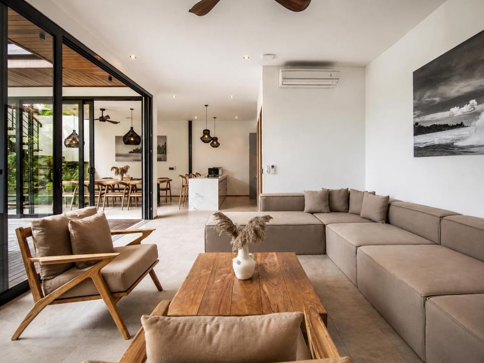 Stylish 5BR Beach Villa, 200m in Boho Canggu Villa in Mengwi