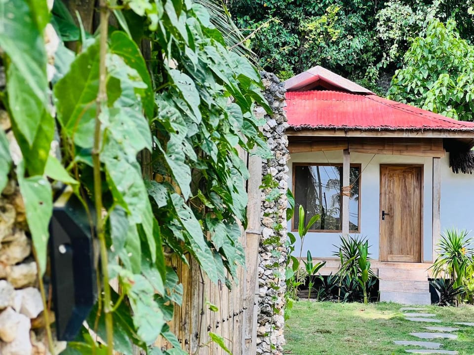 AA Jungle Guesthouse Deluxe Bed and Breakfast in Siquijor