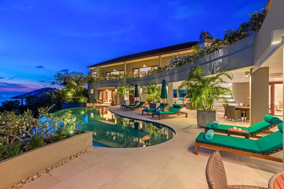 Patio, Natural landscape, Balcony/Terrace, Pool view, Swimming pool, sunbed