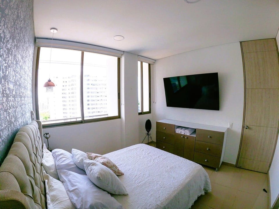 TV and multimedia, Photo of the whole room, Evening entertainment, Bedroom