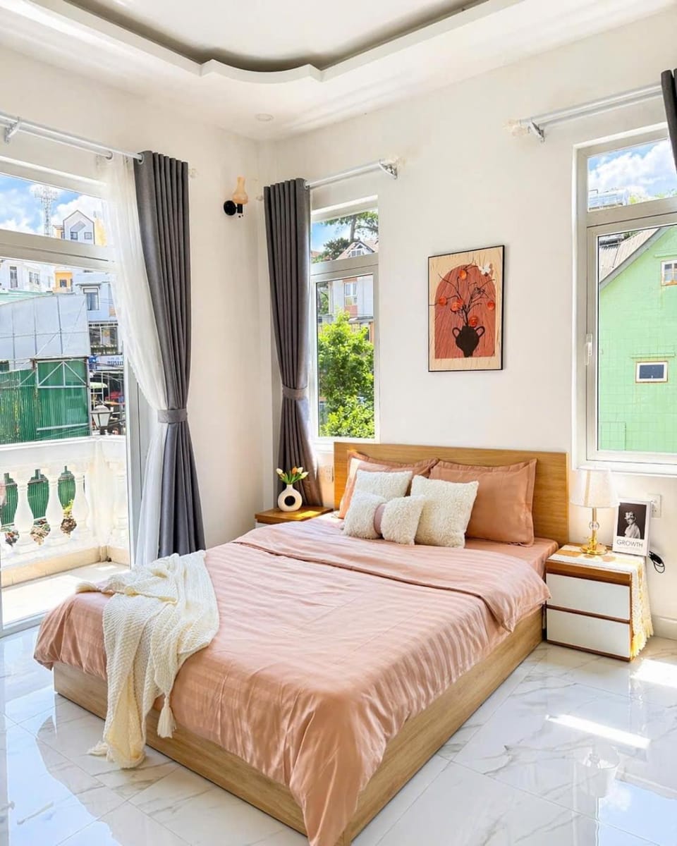 Photo of the whole room, Bedroom