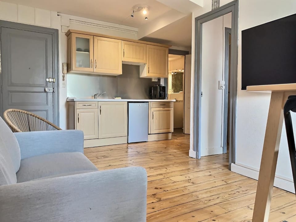 Living room, kitchen