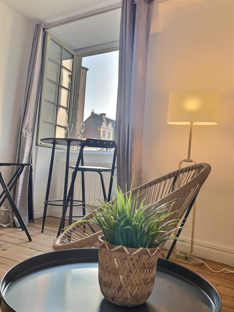 View (from property/room), Living room, Dining area