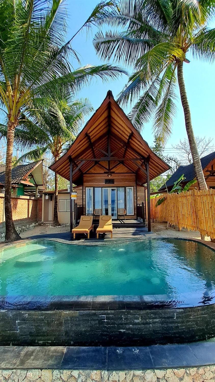 Beach House Penida Hotel in Nusapenida
