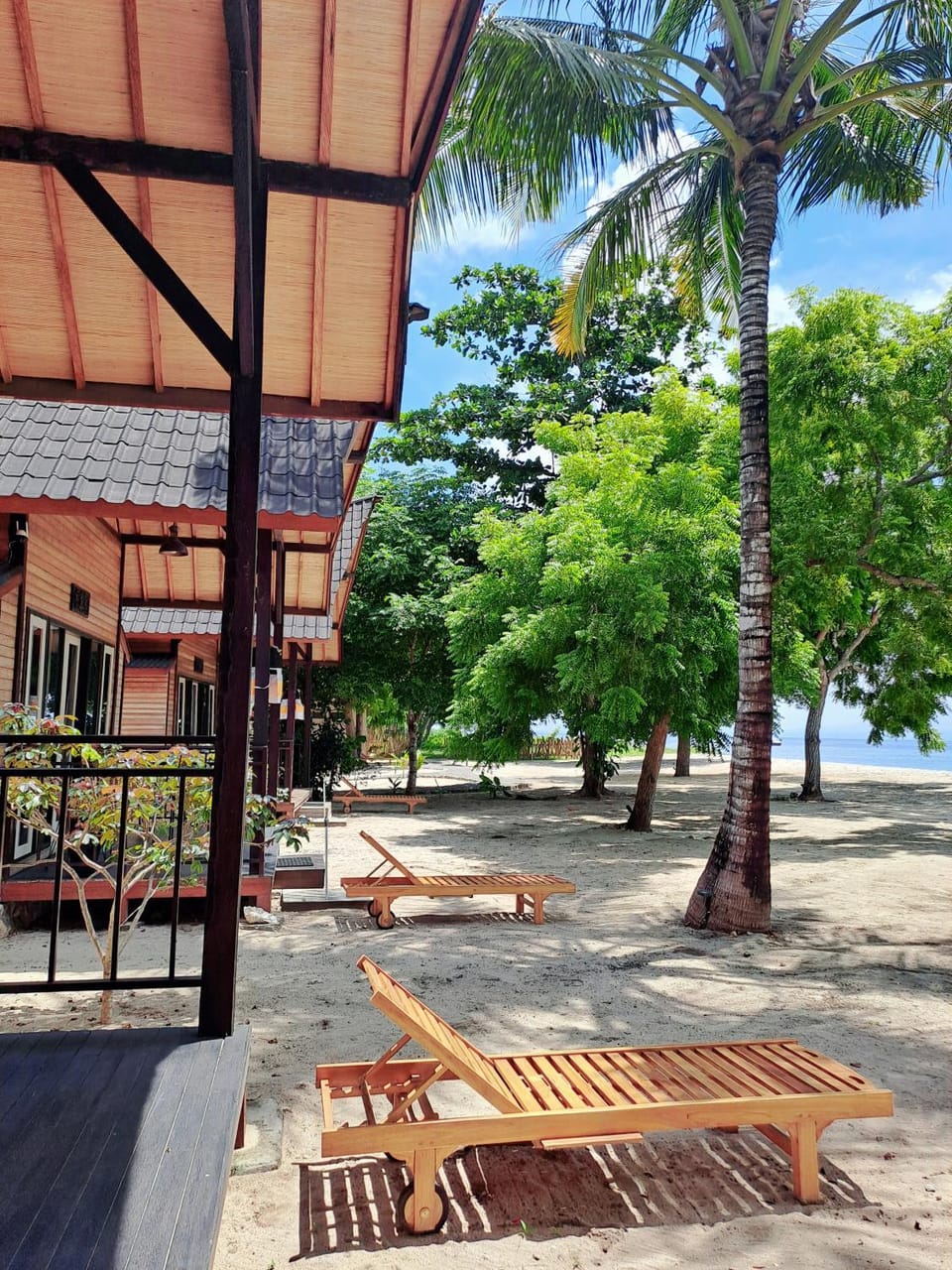 Beach House Penida Hotel in Nusapenida