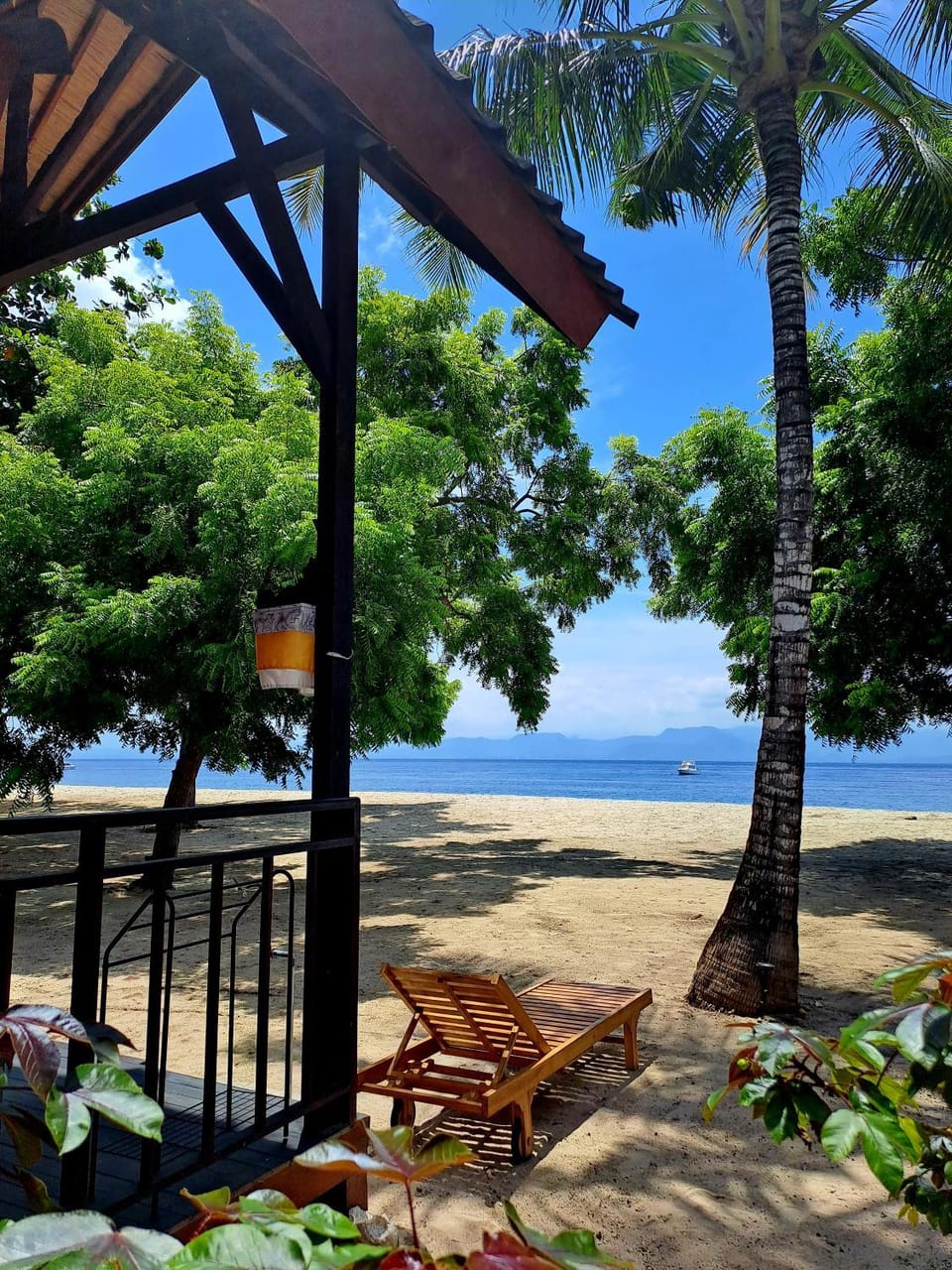 Beach House Penida Hotel in Nusapenida