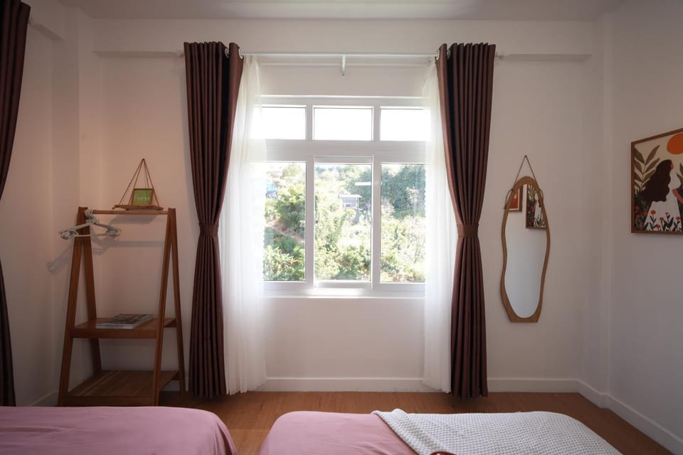 Photo of the whole room, Bedroom