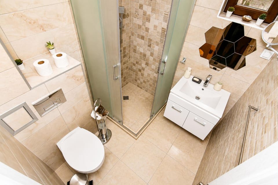 Shower, Toilet, Bathroom