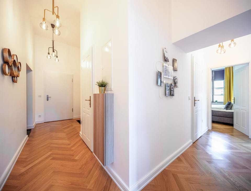 Facade/entrance, Photo of the whole room