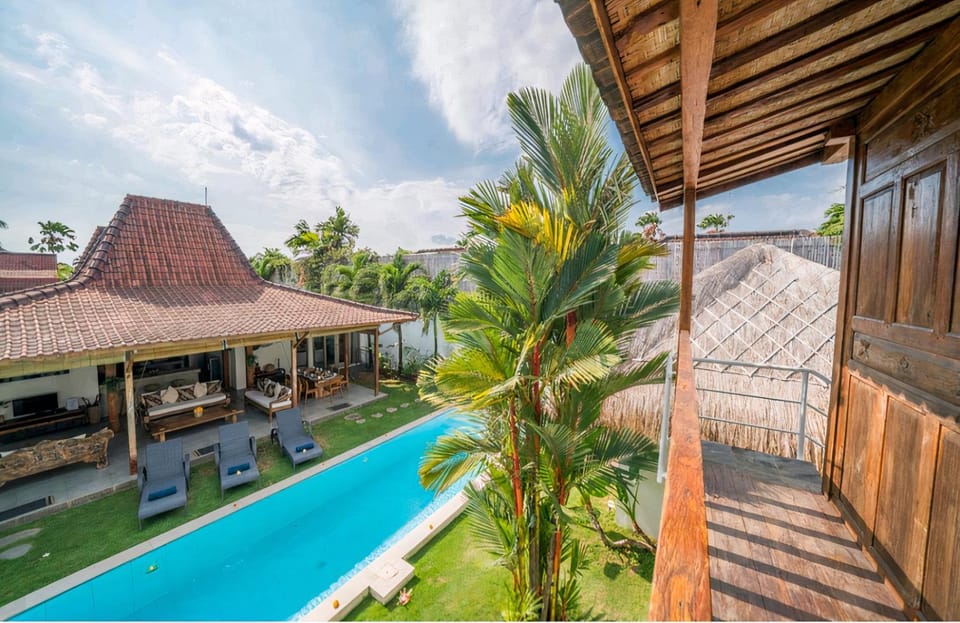 Property building, Garden, Garden view, Pool view, Swimming pool