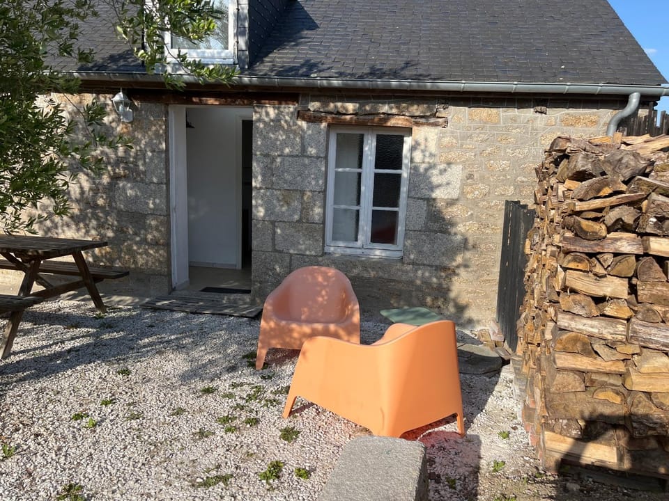 Charmante maisonnette proximité cité médiévale et bords de Rance House in Brittany