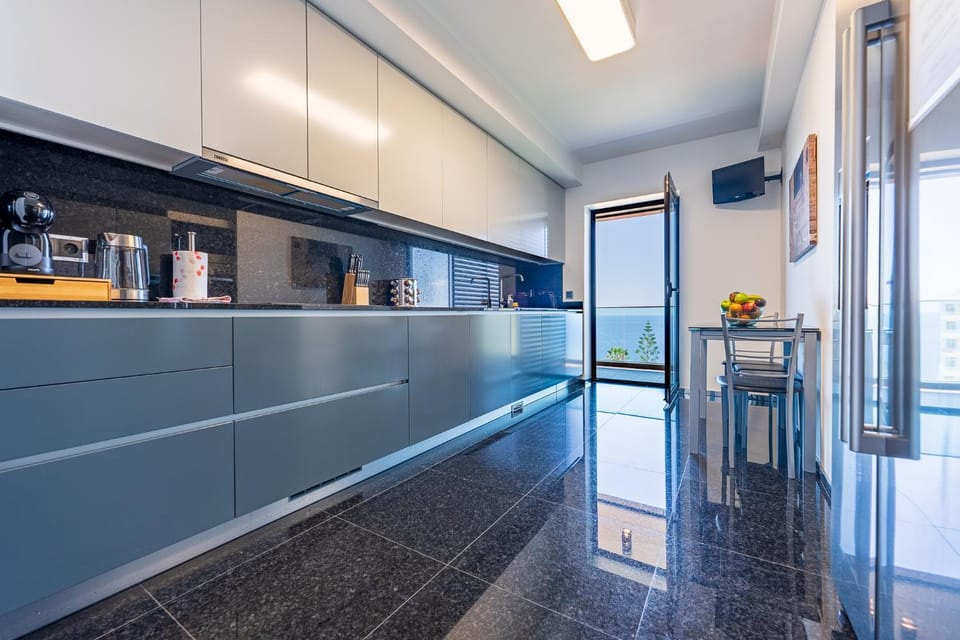 Kitchen or kitchenette, oven, stove