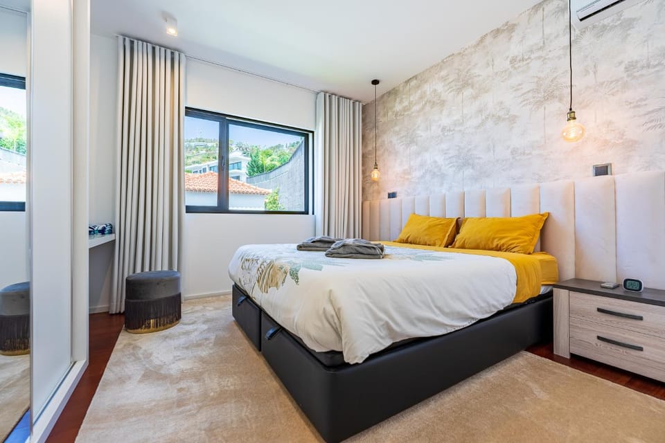 Bed, Bedroom