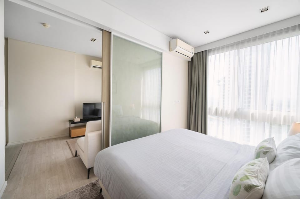 Veranda Residence - Beachfront 1BR Condo - High Floor Apartment in Pattaya City