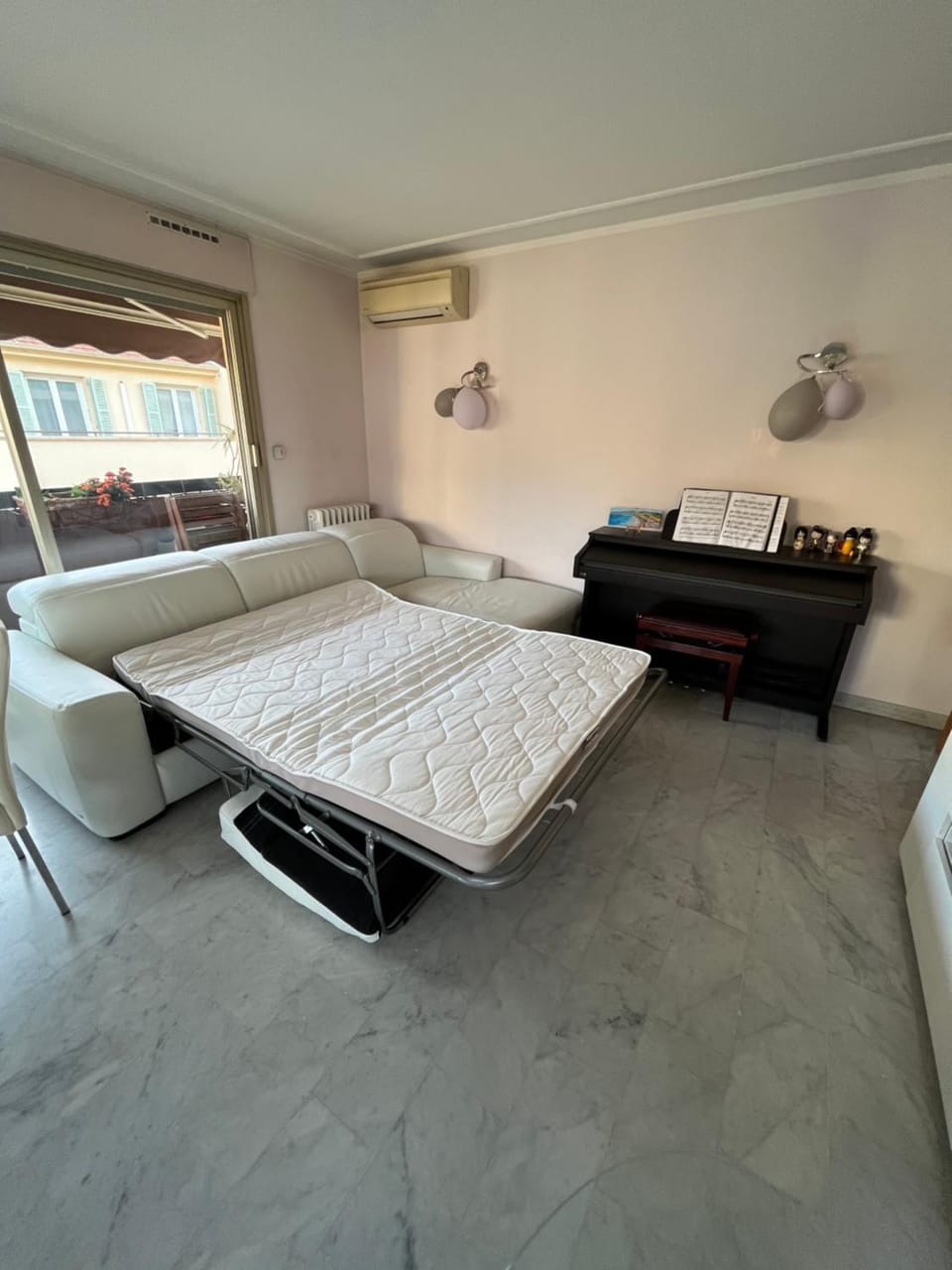 Chambre privée avec terrasse au port de Nice Vacation rental in Nice