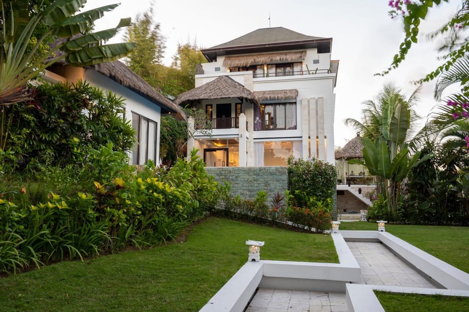 Charming 4-bedroom Villa - Melasti Beach Villa in Bali