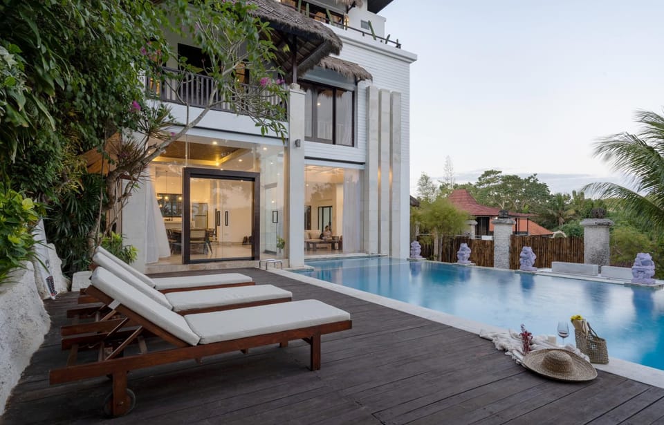 Charming 4-bedroom Villa - Melasti Beach Villa in Bali