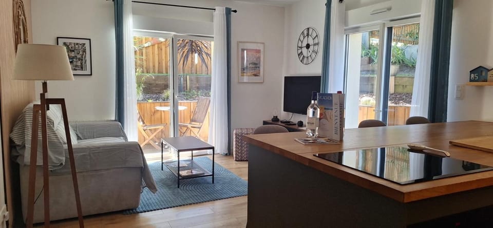 Living room, kitchen