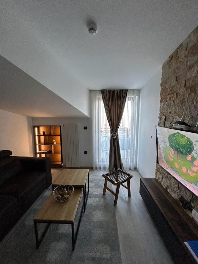 TV and multimedia, Living room, Seating area