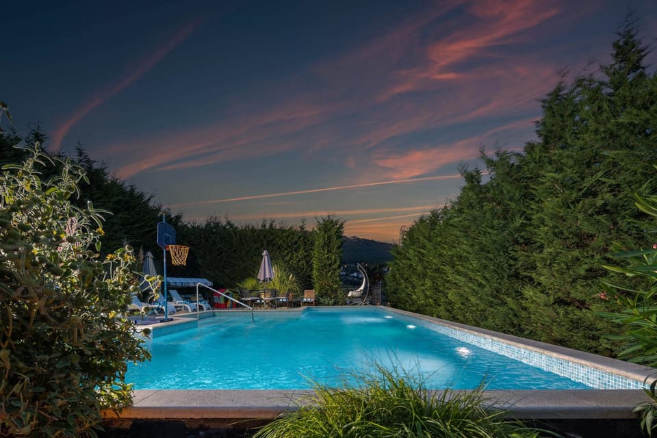 Pool view, Swimming pool, Swimming pool