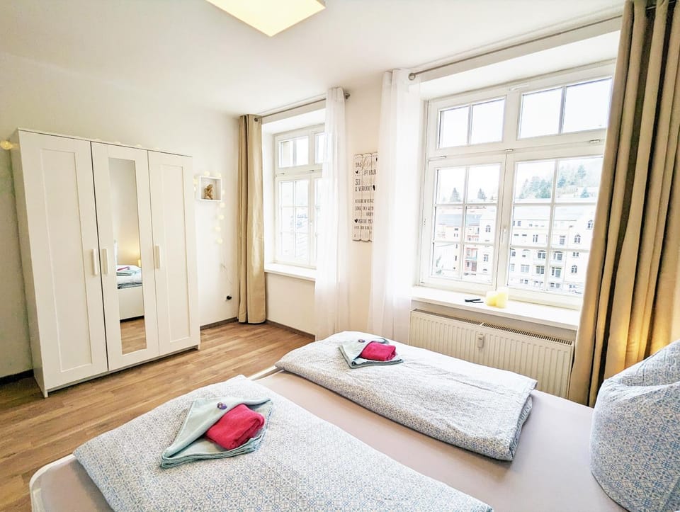Photo of the whole room, Bedroom