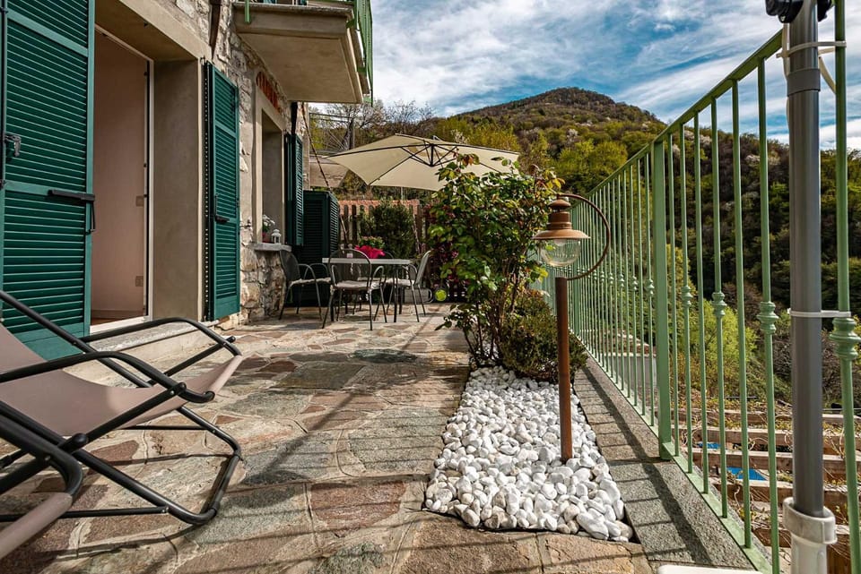 Natural landscape, View (from property/room), Balcony/Terrace