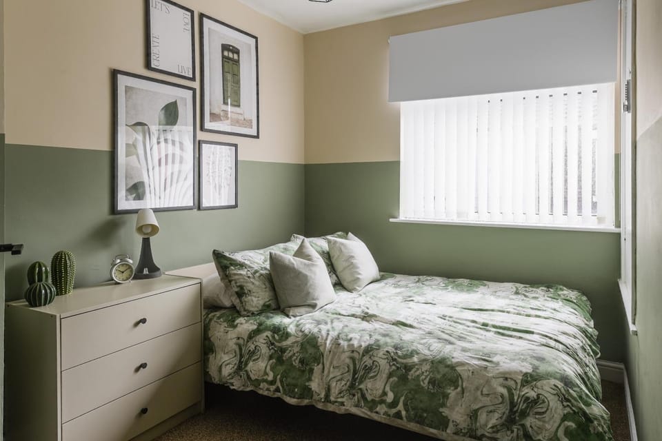 Poppy's Place - Manningham Road House in Liverpool