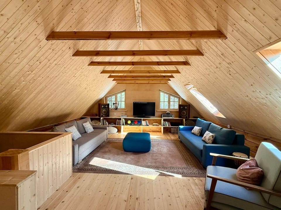 Communal lounge/ TV room, TV and multimedia, Seating area, Evening entertainment