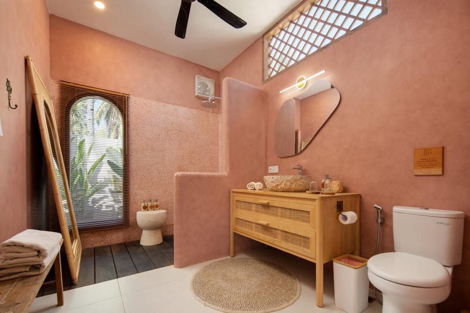 Toilet, Bathroom, bidet, towels