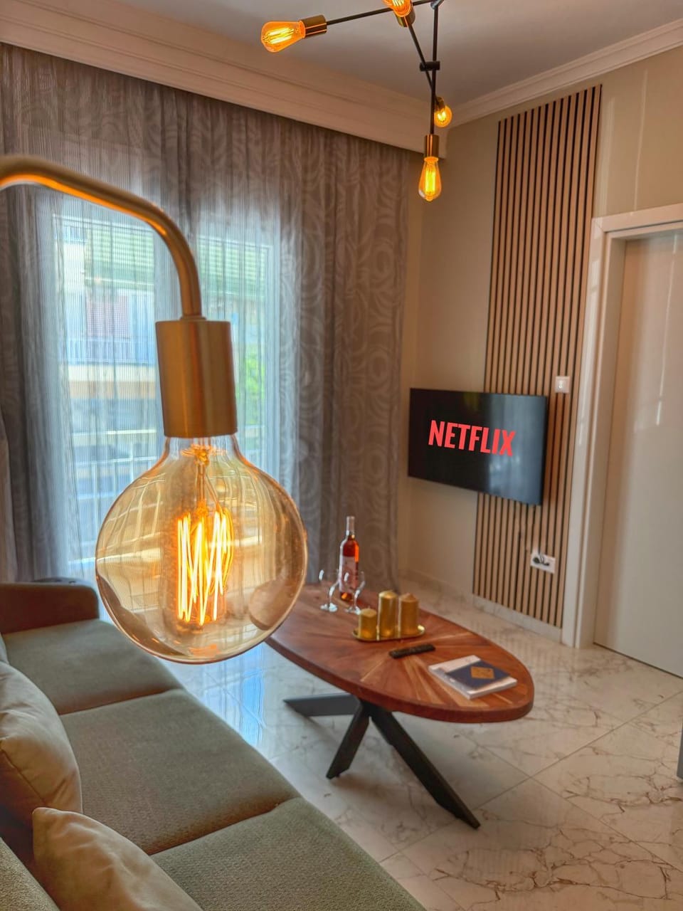 TV and multimedia, Living room, Seating area