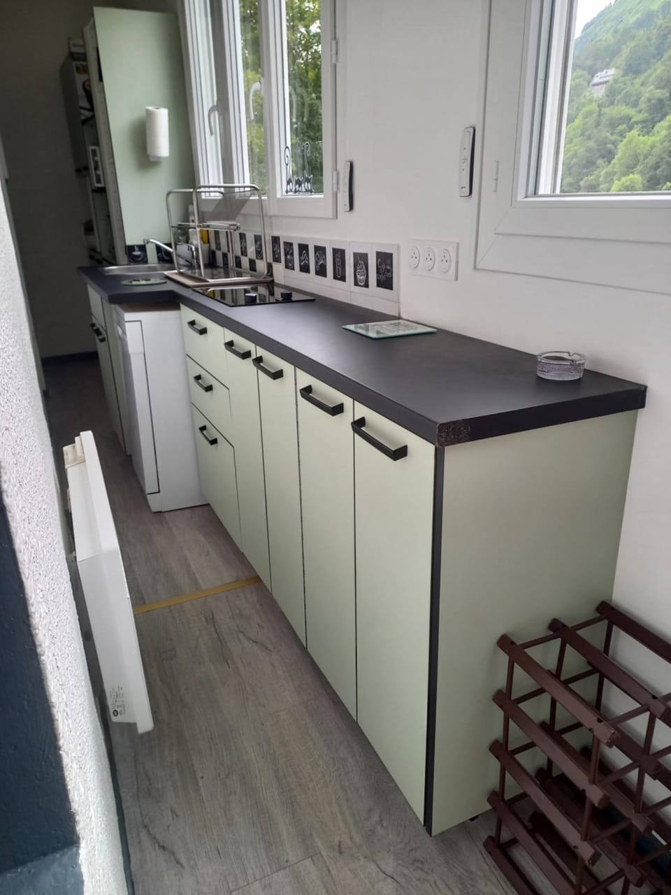 dishwasher, pet friendly, stove