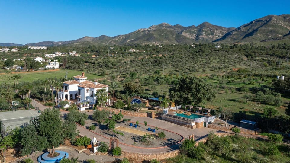 Loma Serena Luxury Villa met verwarmd zwembad en tennisbaan Villa in Valle del Guadalhorce
