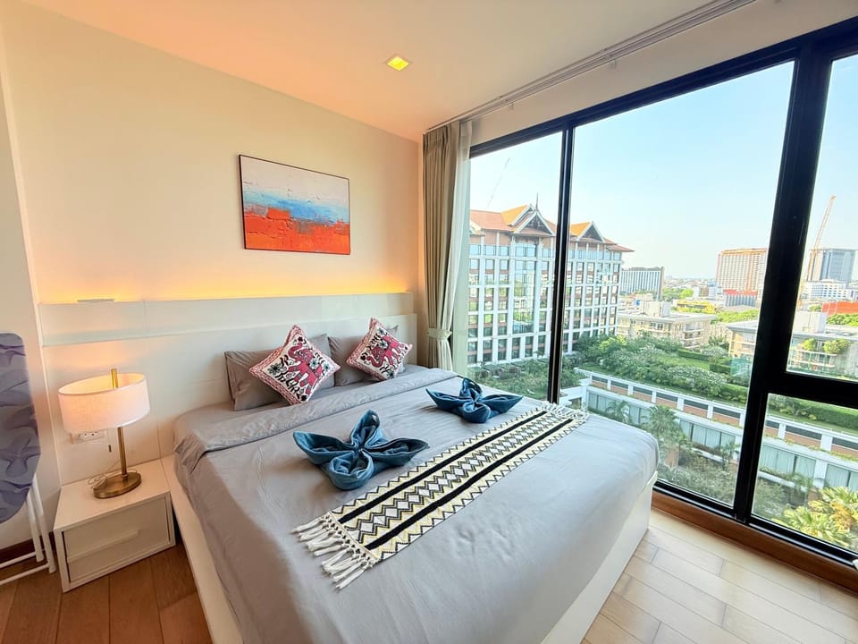 Bed, View (from property/room), Photo of the whole room