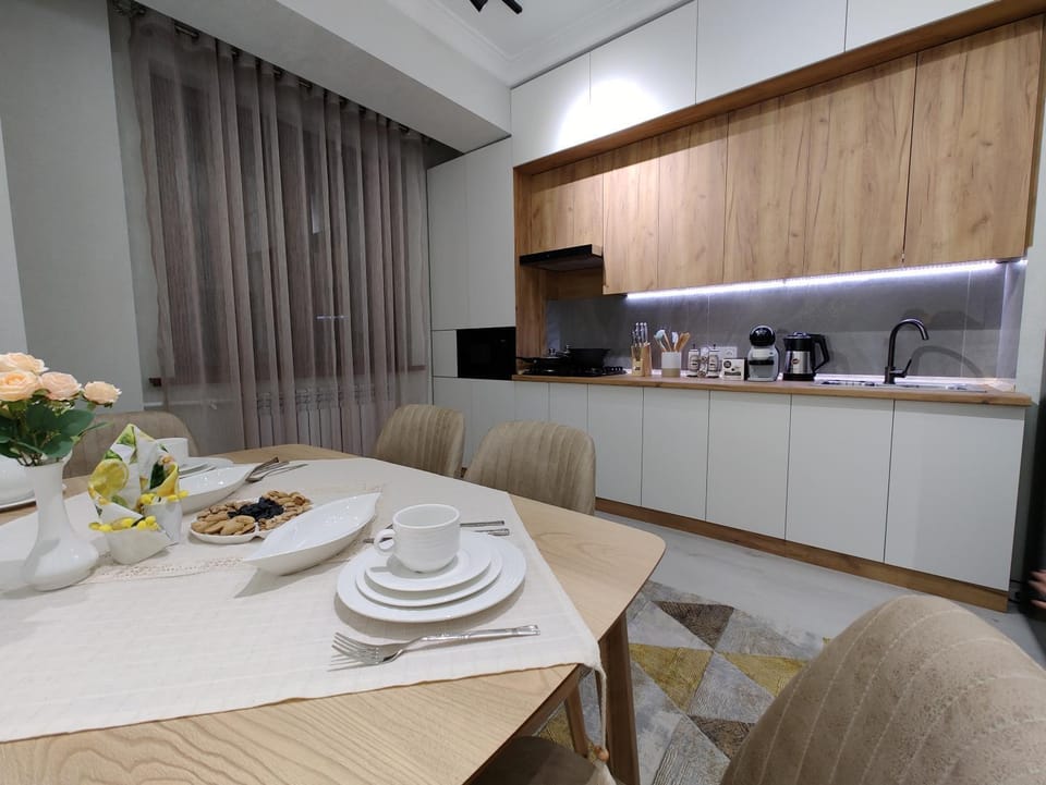 Coffee/tea facilities, Dining area, minibar