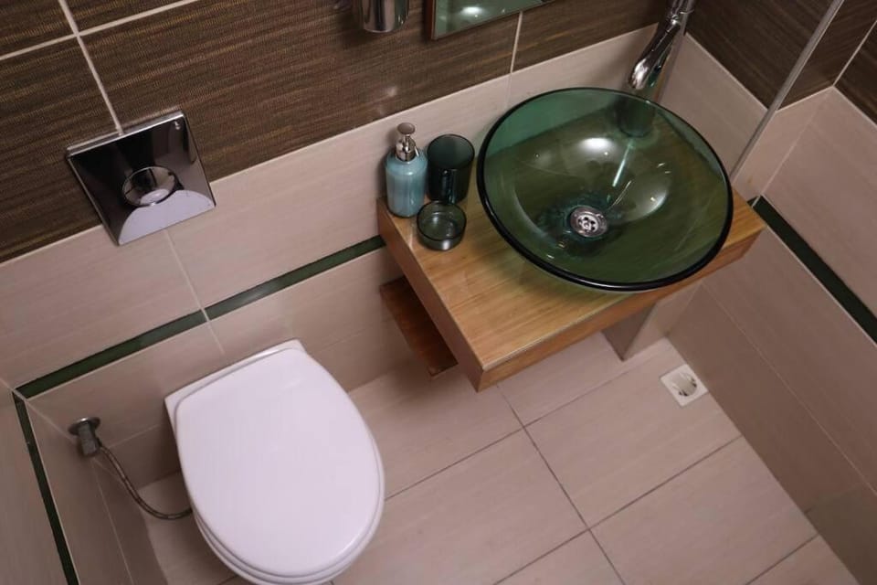 Delux Private Jacuzzi and Sauna Inside the Flat Apartment in Istanbul
