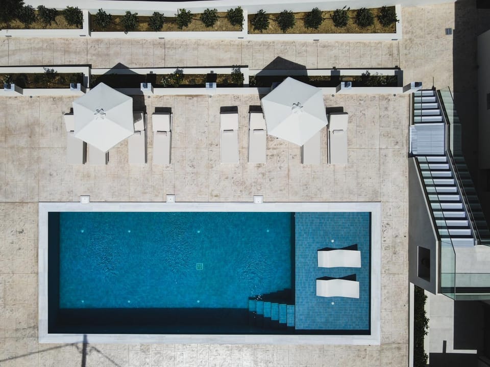 Bird's eye view, Swimming pool