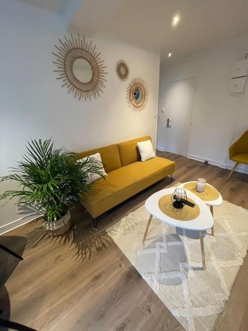 Le Sunny-hyper centre -proche gare - Paisible -WIFI HD -NETFLIX-Idéal couple business et famille Apartment in Pays de la Loire