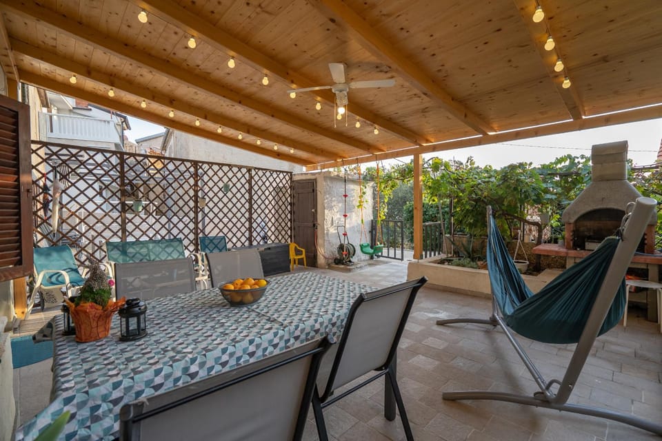 Patio, Day, Seating area, Garden view